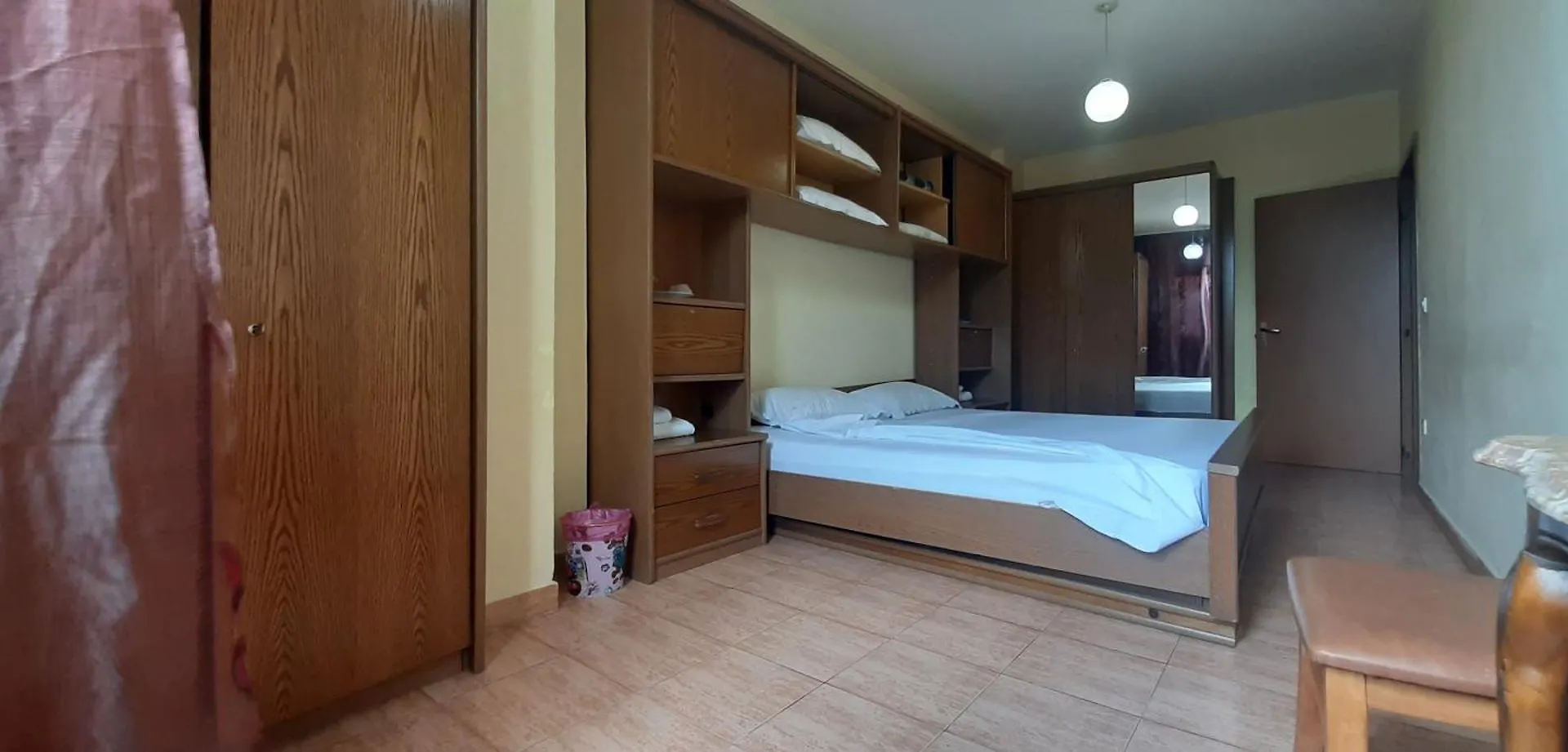 Enki'S Guesthouse تيرانا