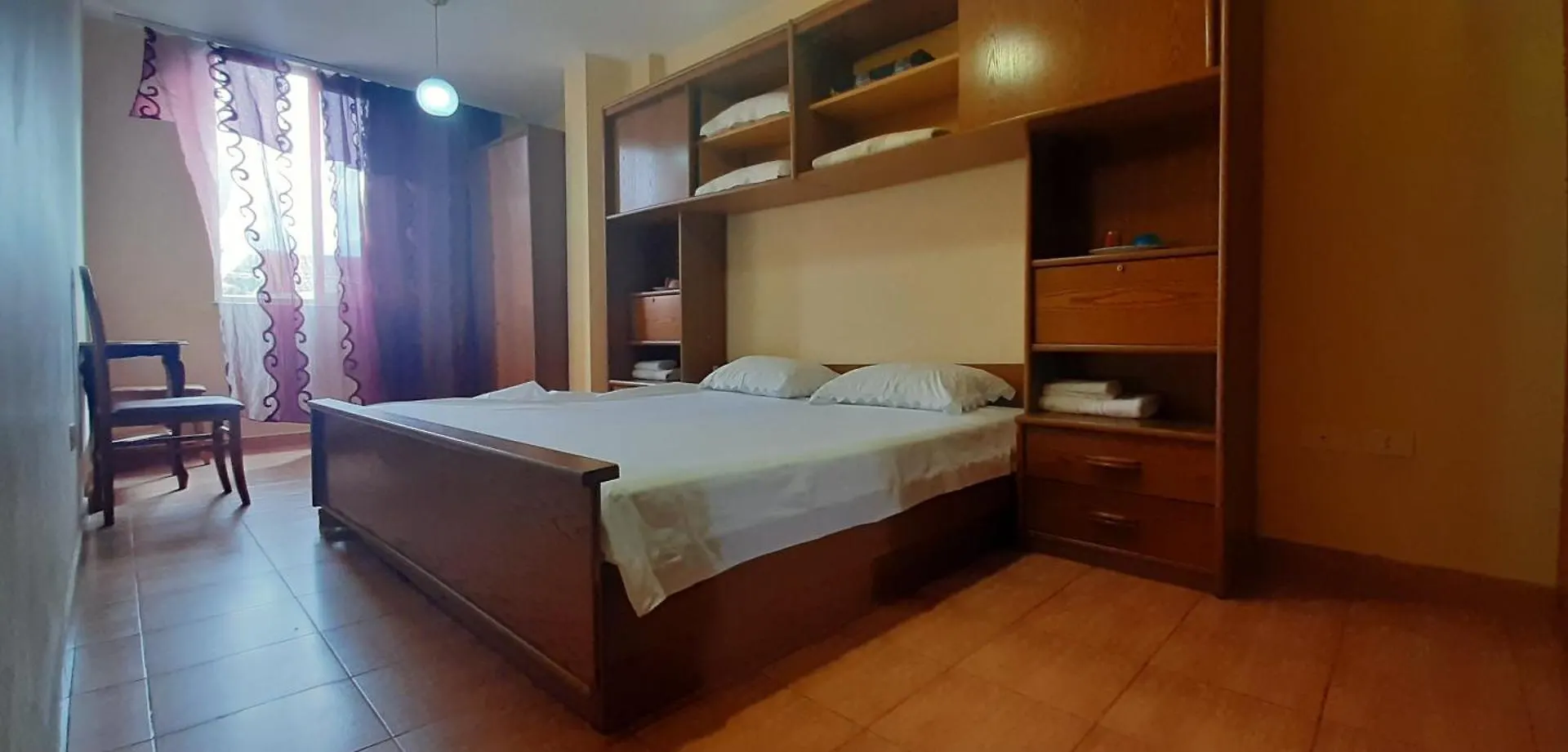 Enki'S Guesthouse تيرانا بيت ضيافة