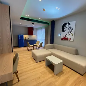 Si Aparthotel